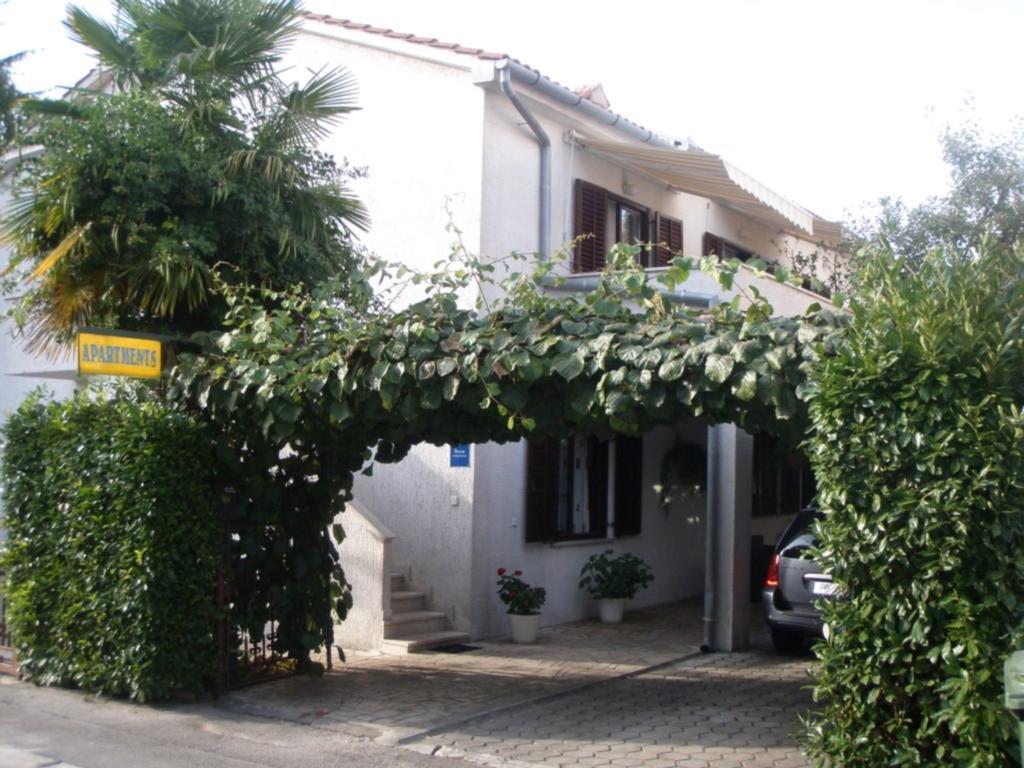 פורץ Apartments Barbara מראה חיצוני תמונה