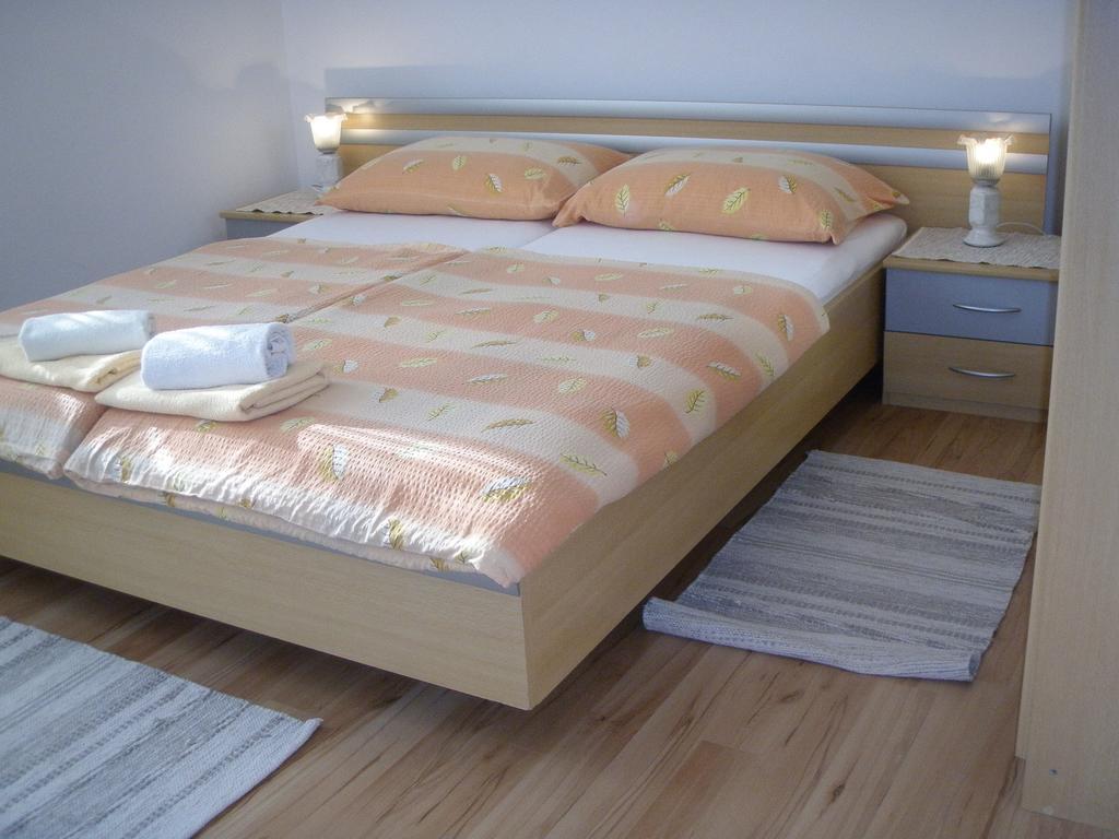 פורץ Apartments Barbara מראה חיצוני תמונה