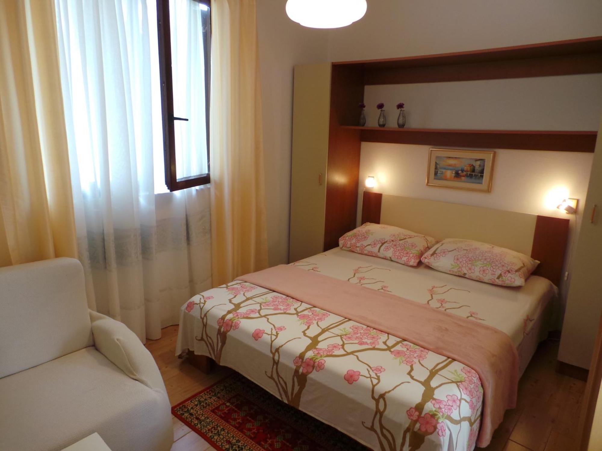 פורץ Apartments Barbara מראה חיצוני תמונה